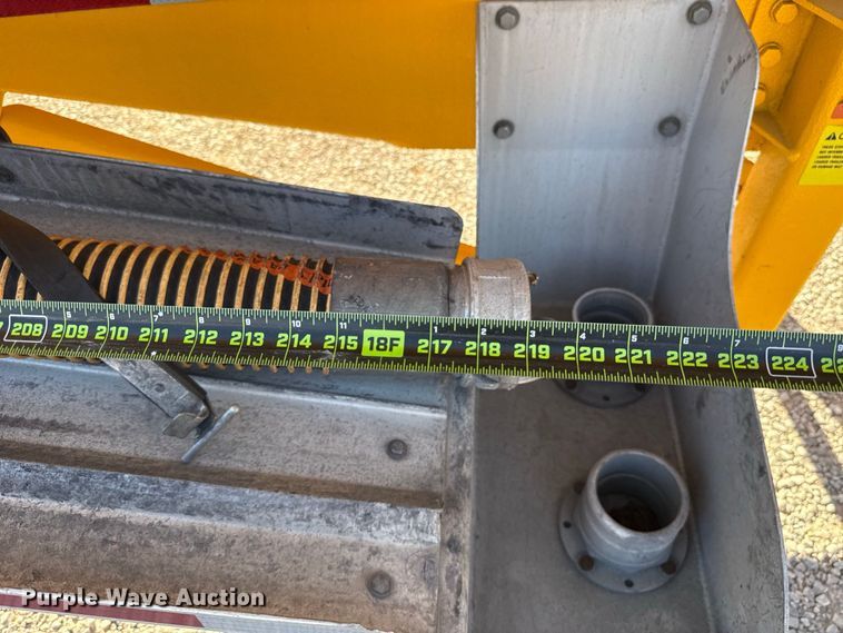 image for item FO4507 2009 Beall BAST-97-3-DC fuel trailer