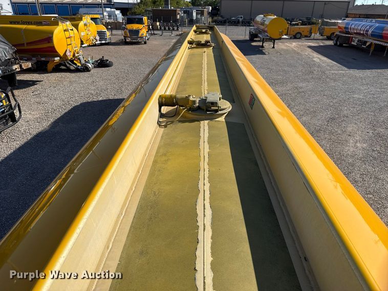 image for item FO4507 2009 Beall BAST-97-3-DC fuel trailer
