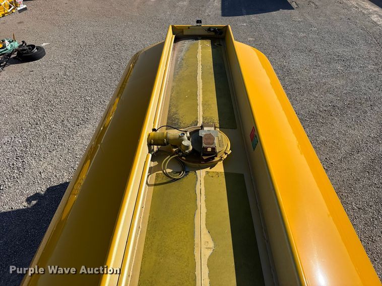 image for item FO4507 2009 Beall BAST-97-3-DC fuel trailer