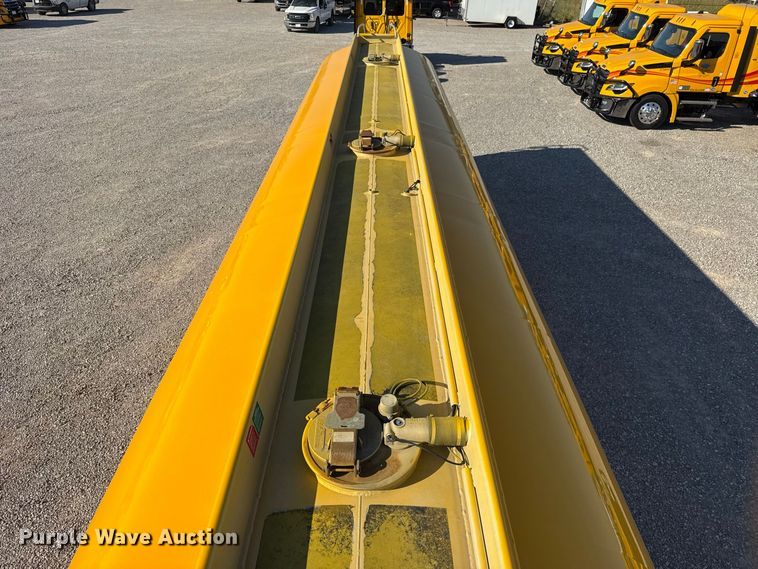 image for item FO4507 2009 Beall BAST-97-3-DC fuel trailer