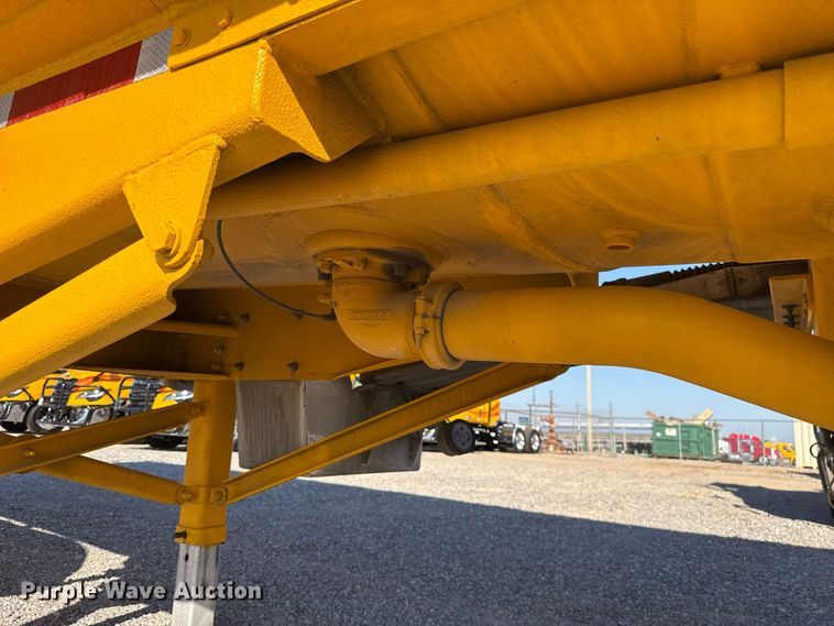 image for item FO4507 2009 Beall BAST-97-3-DC fuel trailer