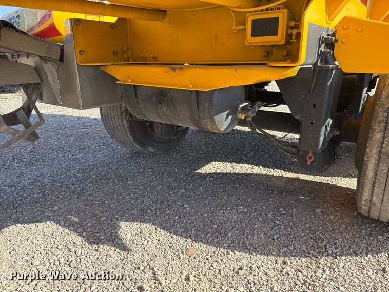image for item FO4507 2009 Beall BAST-97-3-DC fuel trailer