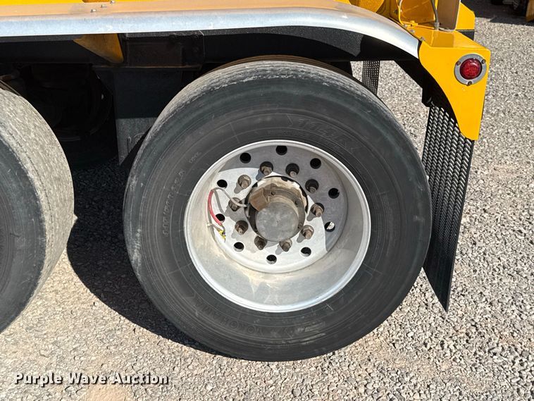 image for item FO4507 2009 Beall BAST-97-3-DC fuel trailer