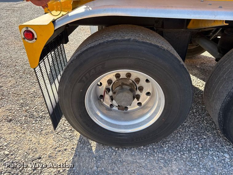 image for item FO4507 2009 Beall BAST-97-3-DC fuel trailer