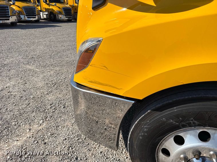 image for item FO4508 2022 Freightliner Cascadia 126 semi truck
