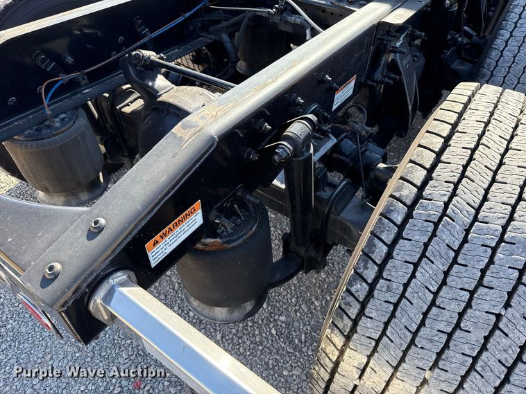 image for item FO4508 2022 Freightliner Cascadia 126 semi truck