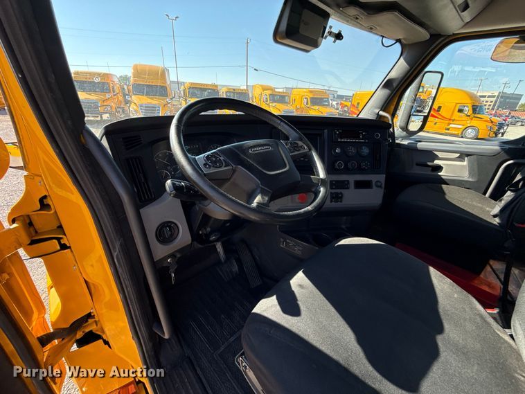 image for item FO4508 2022 Freightliner Cascadia 126 semi truck