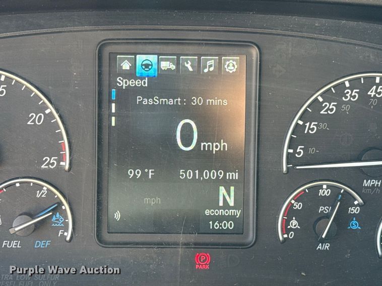 image for item FO4508 2022 Freightliner Cascadia 126 semi truck