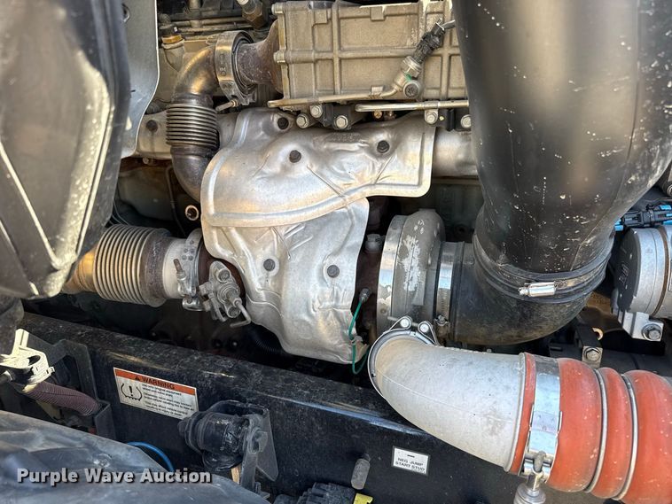 image for item FO4508 2022 Freightliner Cascadia 126 semi truck
