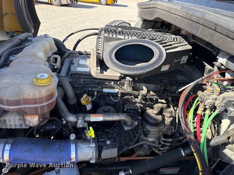 image for item FO4508 2022 Freightliner Cascadia 126 semi truck