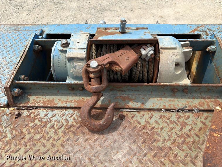 image for item FP3029 1997 Trail King drop deck trailer