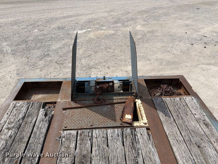 image for item FP3029 1997 Trail King drop deck trailer