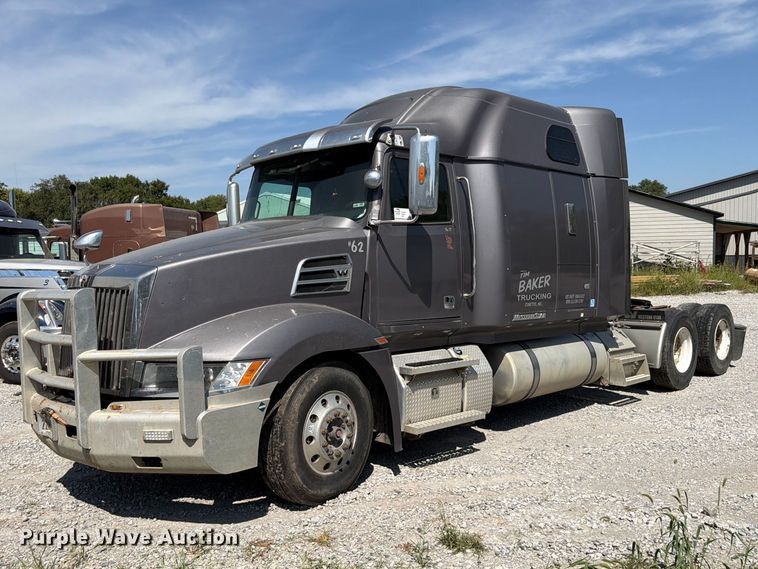 image for item FP3034 2020 Western Star 5700 semi truck