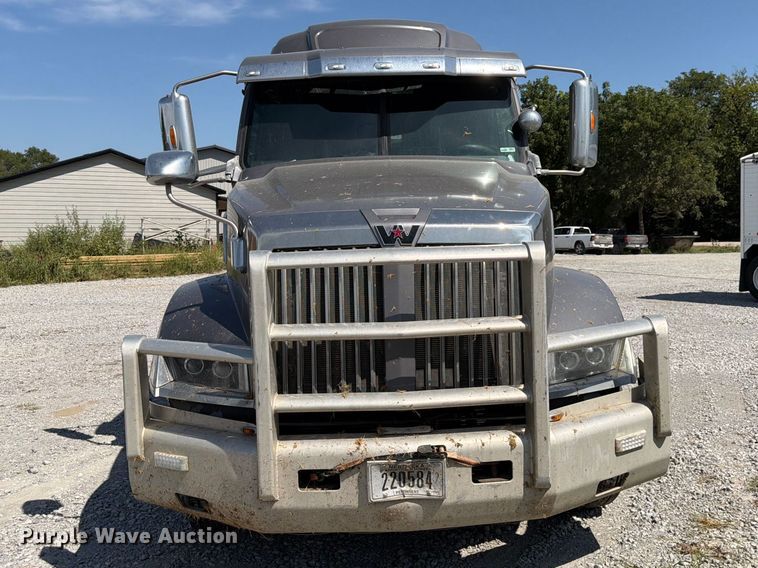 image for item FP3034 2020 Western Star 5700 semi truck