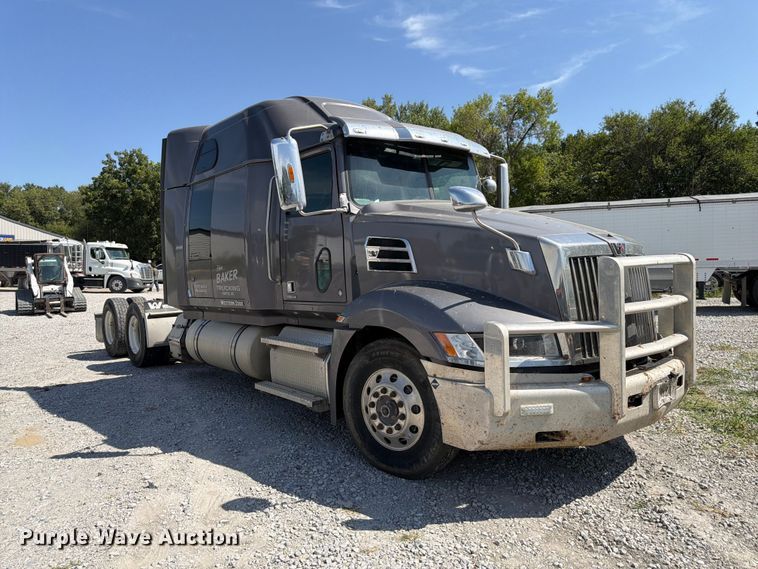 image for item FP3034 2020 Western Star 5700 semi truck