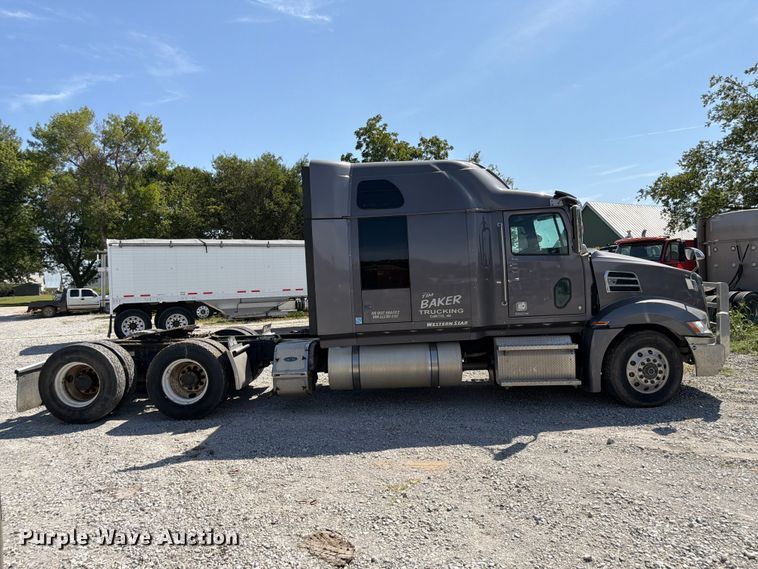 image for item FP3034 2020 Western Star 5700 semi truck