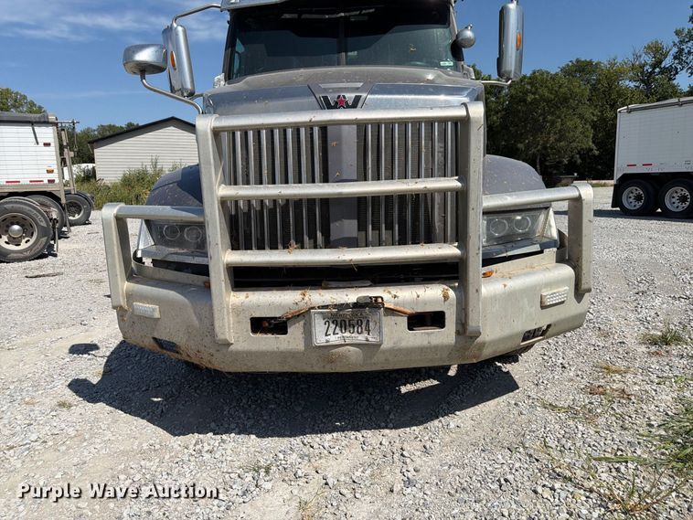 image for item FP3034 2020 Western Star 5700 semi truck