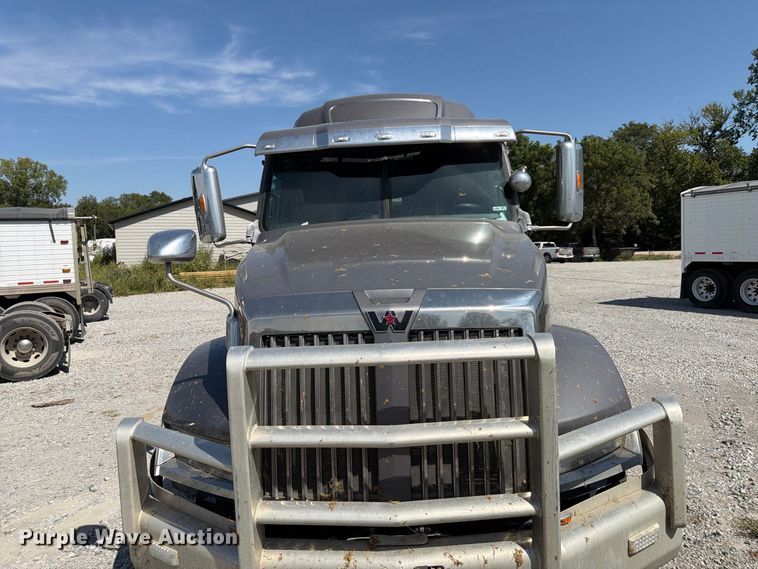 image for item FP3034 2020 Western Star 5700 semi truck