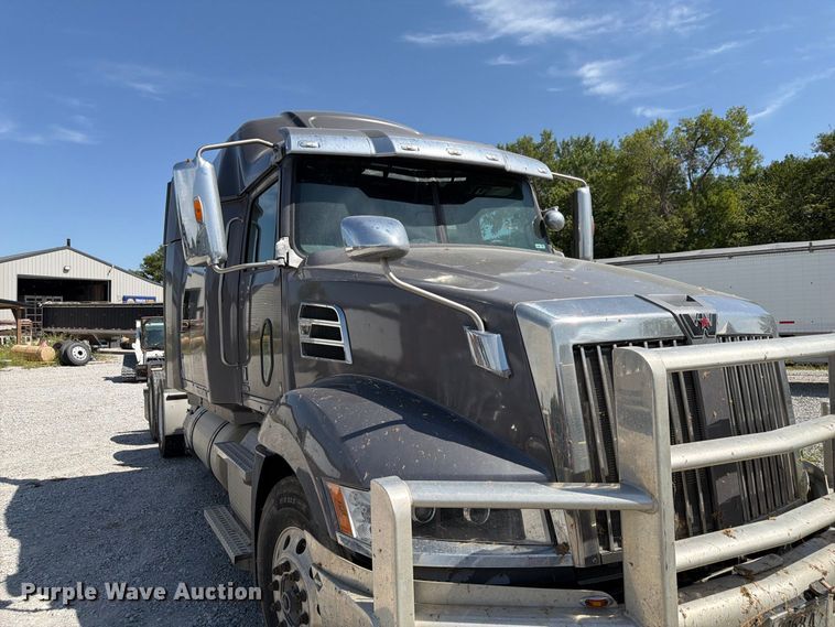 image for item FP3034 2020 Western Star 5700 semi truck