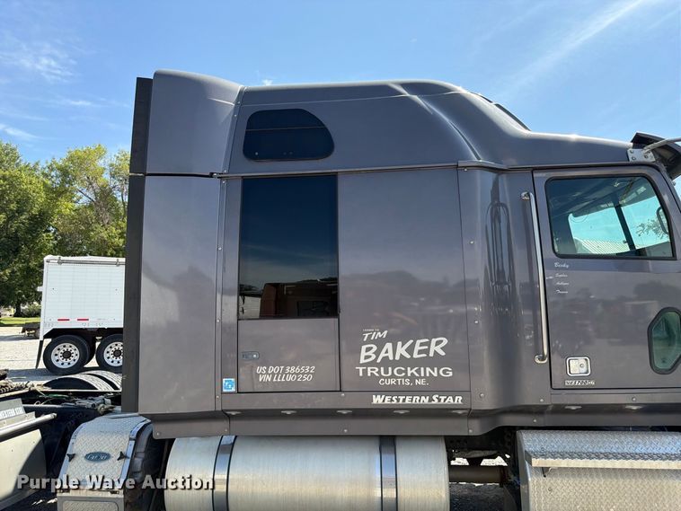 image for item FP3034 2020 Western Star 5700 semi truck