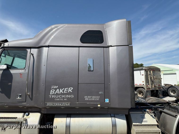 image for item FP3034 2020 Western Star 5700 semi truck