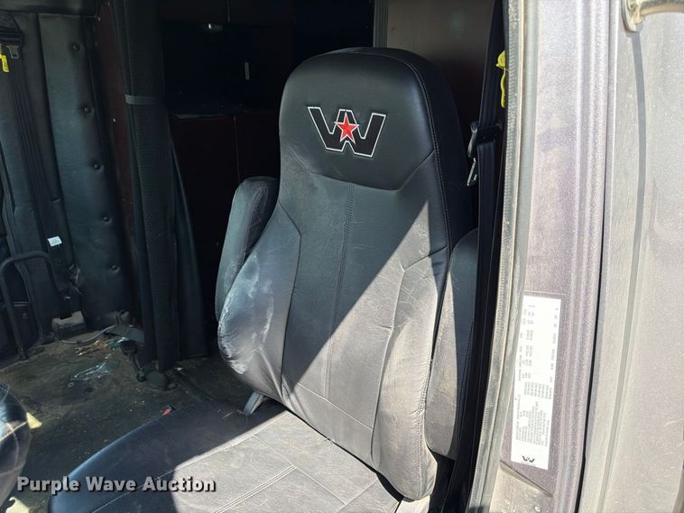 image for item FP3034 2020 Western Star 5700 semi truck