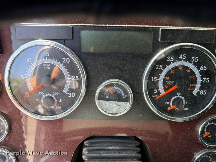 image for item FP3034 2020 Western Star 5700 semi truck