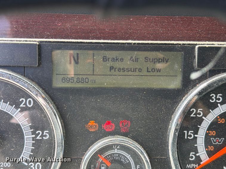 image for item FP3034 2020 Western Star 5700 semi truck