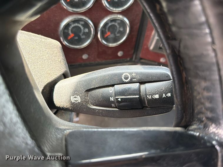 image for item FP3034 2020 Western Star 5700 semi truck