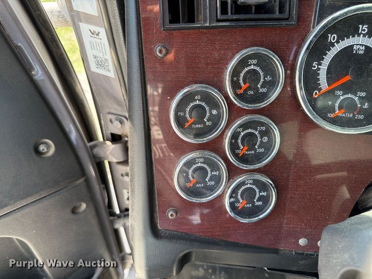 image for item FP3034 2020 Western Star 5700 semi truck