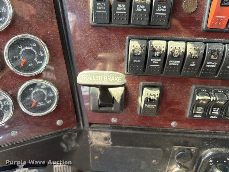 image for item FP3034 2020 Western Star 5700 semi truck