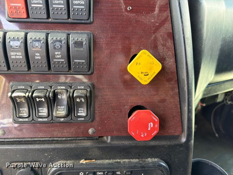 image for item FP3034 2020 Western Star 5700 semi truck