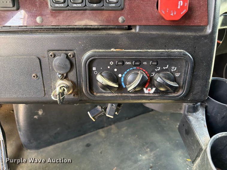 image for item FP3034 2020 Western Star 5700 semi truck