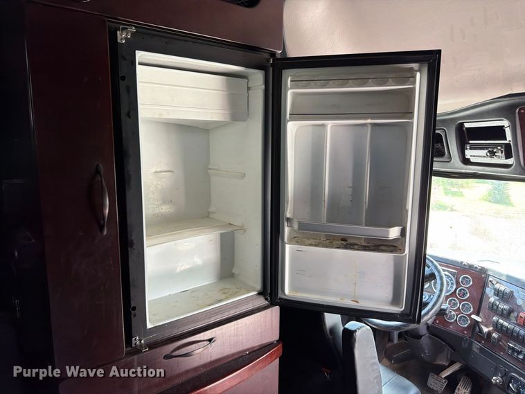 image for item FP3034 2020 Western Star 5700 semi truck