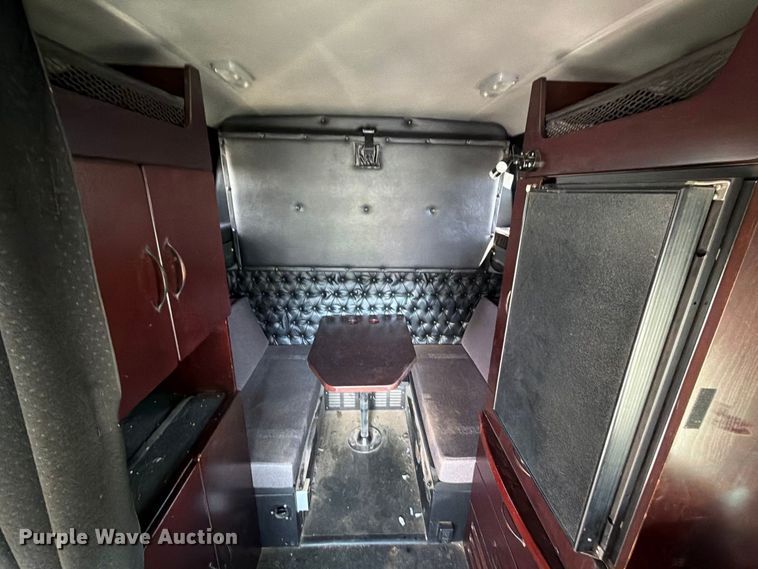 image for item FP3034 2020 Western Star 5700 semi truck