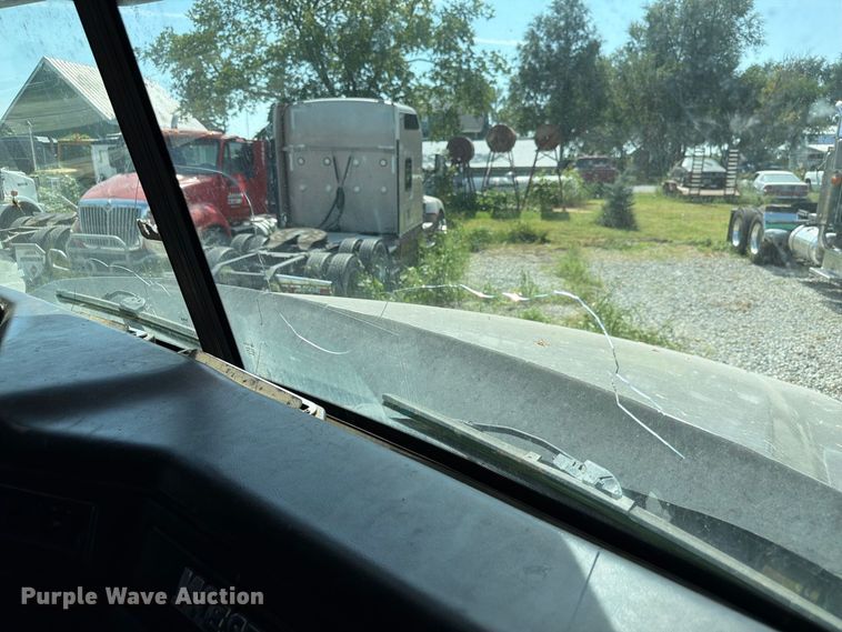image for item FP3034 2020 Western Star 5700 semi truck