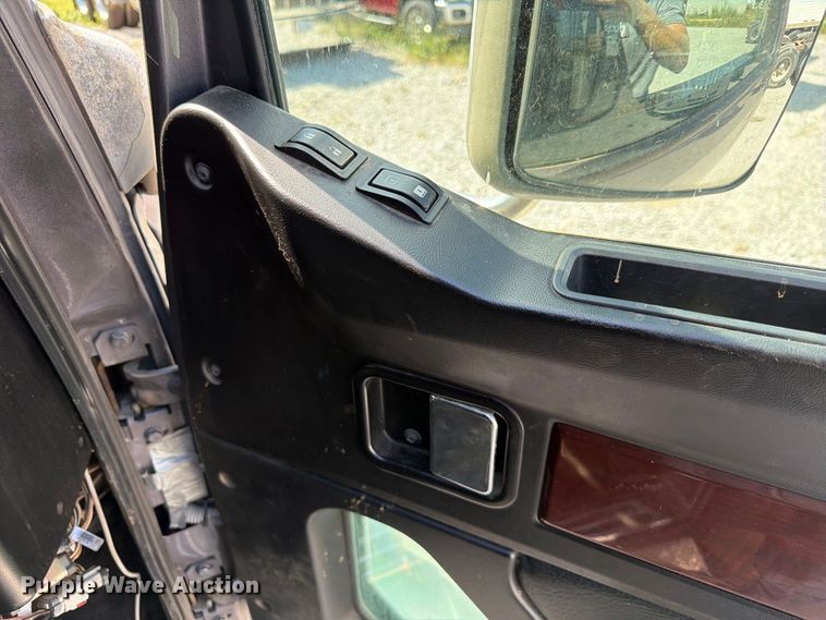 image for item FP3034 2020 Western Star 5700 semi truck