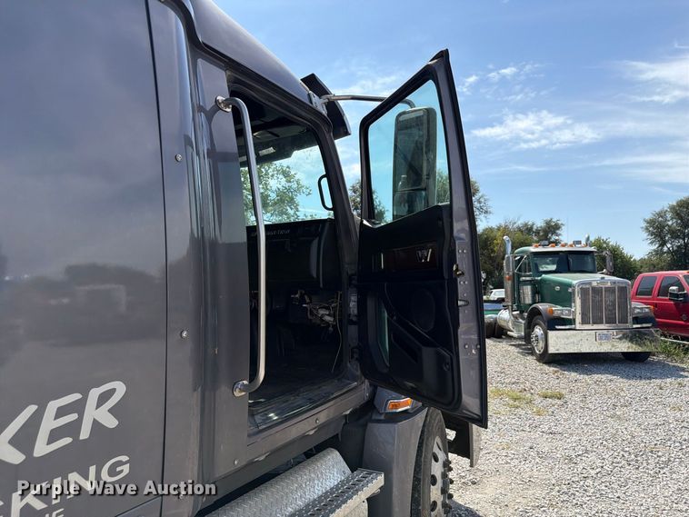 image for item FP3034 2020 Western Star 5700 semi truck