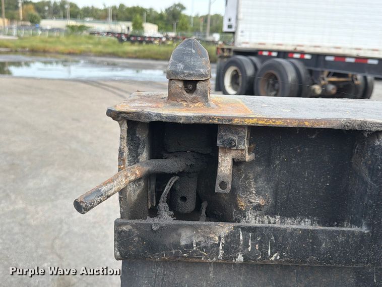 image for item FP4065 1987 Hyundai container trailer