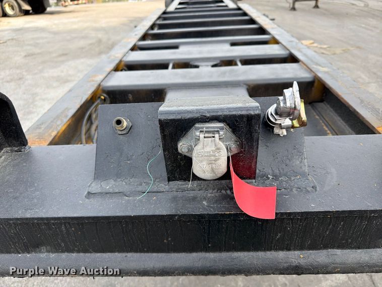 image for item FP4065 1987 Hyundai container trailer