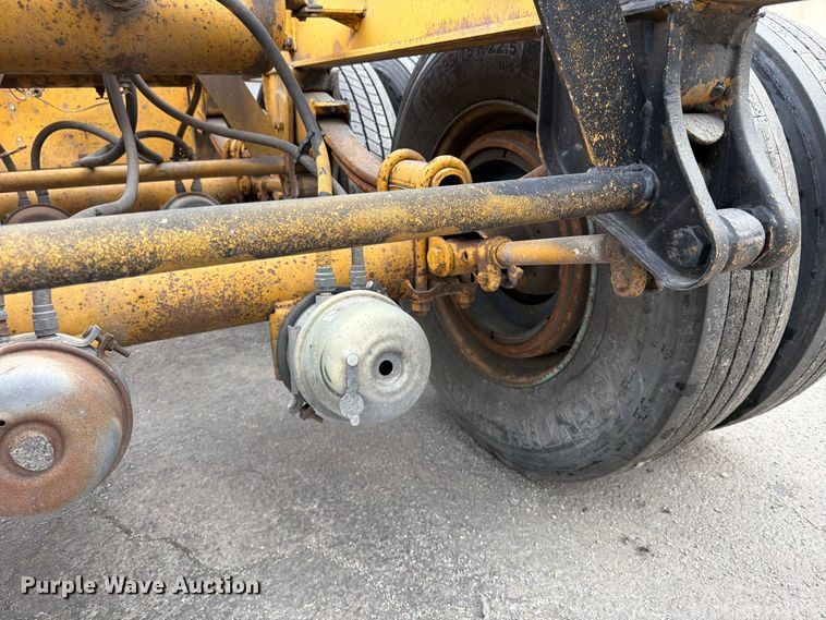 image for item FP4065 1987 Hyundai container trailer