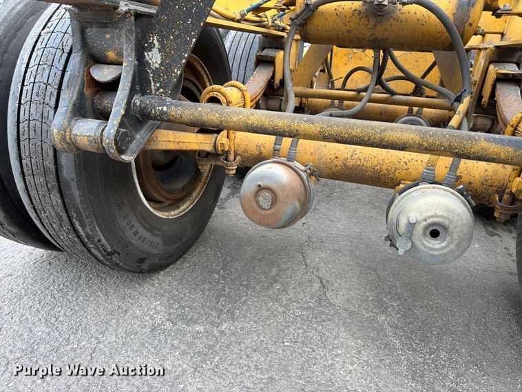 image for item FP4065 1987 Hyundai container trailer