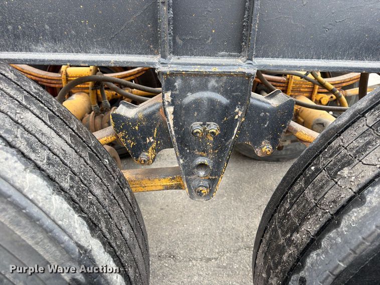 image for item FP4065 1987 Hyundai container trailer