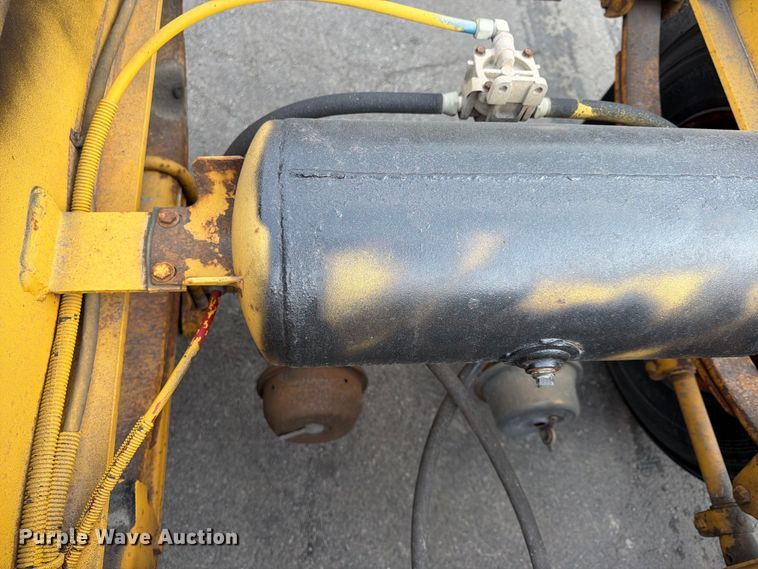 image for item FP4065 1987 Hyundai container trailer