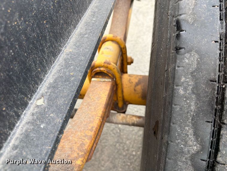 image for item FP4065 1987 Hyundai container trailer