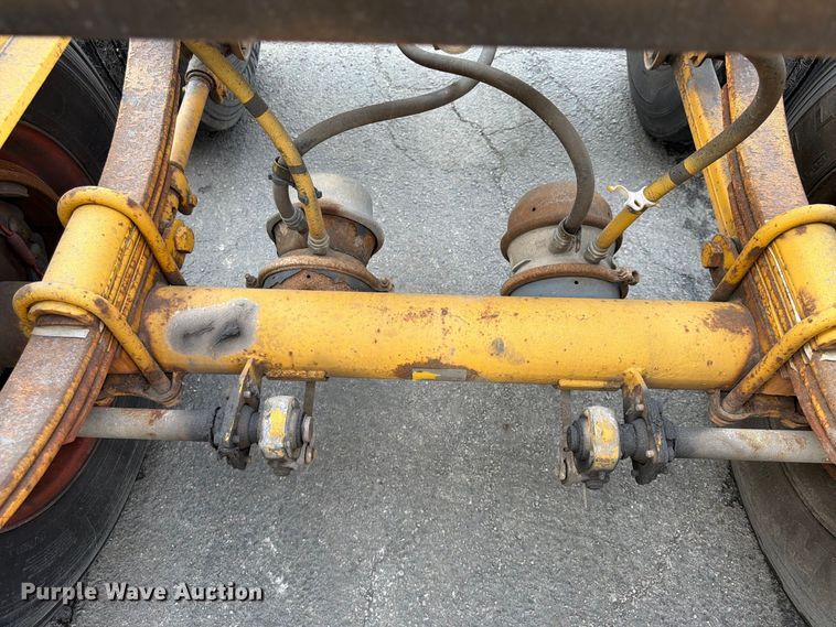 image for item FP4065 1987 Hyundai container trailer