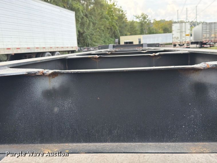 image for item FP4065 1987 Hyundai container trailer