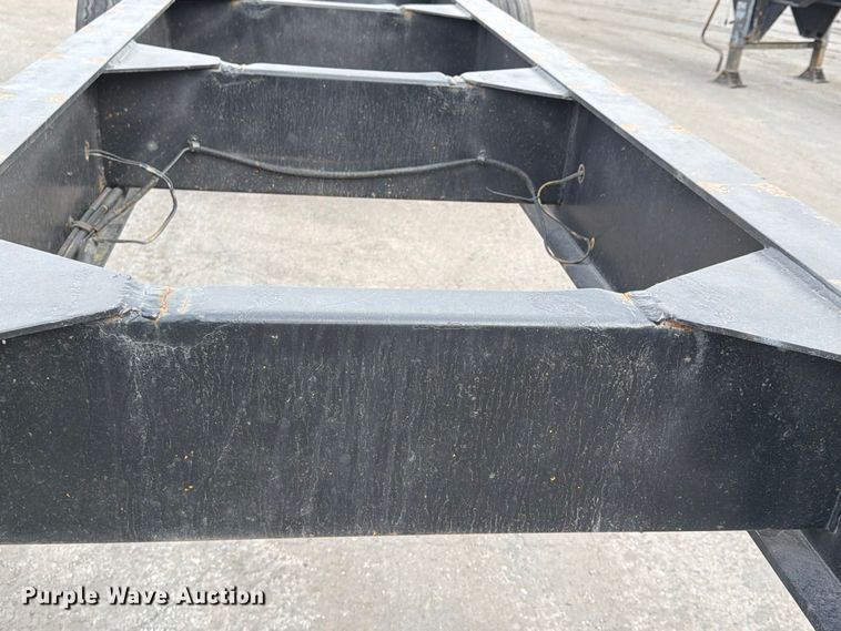 image for item FP4065 1987 Hyundai container trailer