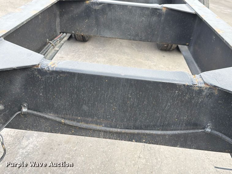 image for item FP4065 1987 Hyundai container trailer