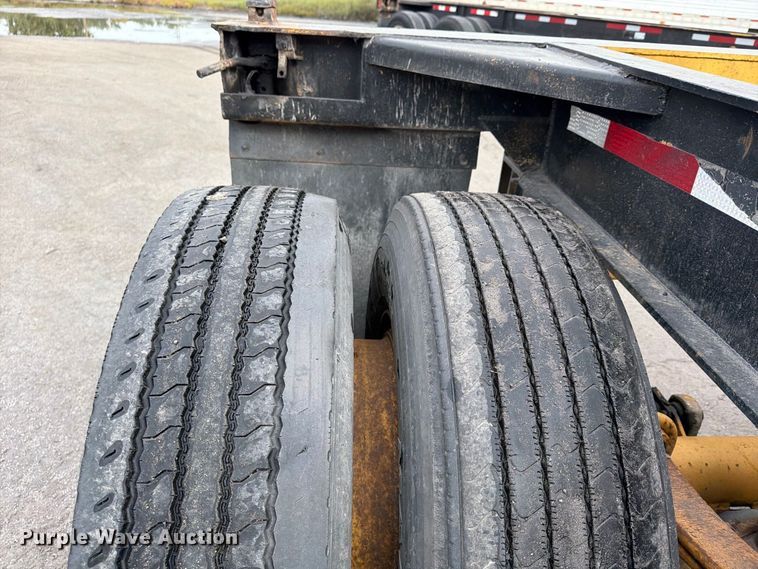 image for item FP4065 1987 Hyundai container trailer